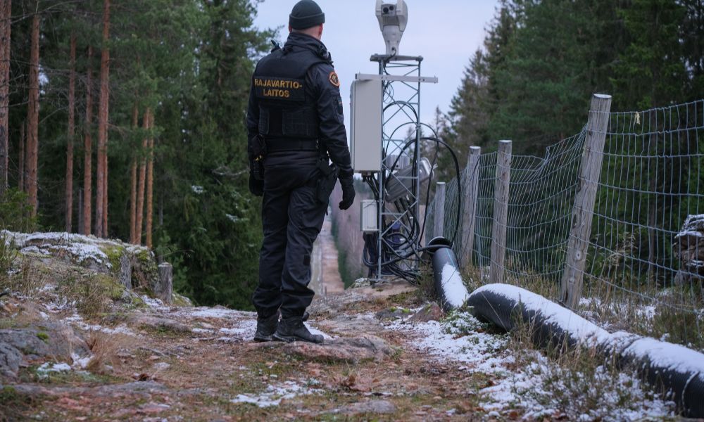Finlândia começa a construir muro na fronteira com a Rússia
