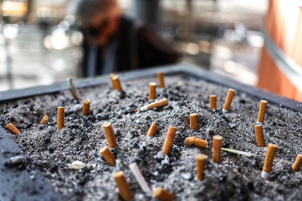 México aprova lei que proíbe consumo de tabaco em espaços públicos