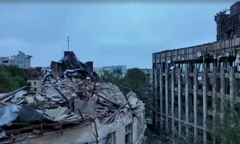 Ataque com mísseis atinge prédio residencial em Lviv e deixa ao menos quatro mortos