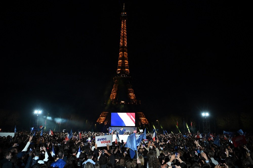 Em discurso da vitória, Macron promete França ecológica e faz aceno para a esquerda e a direita