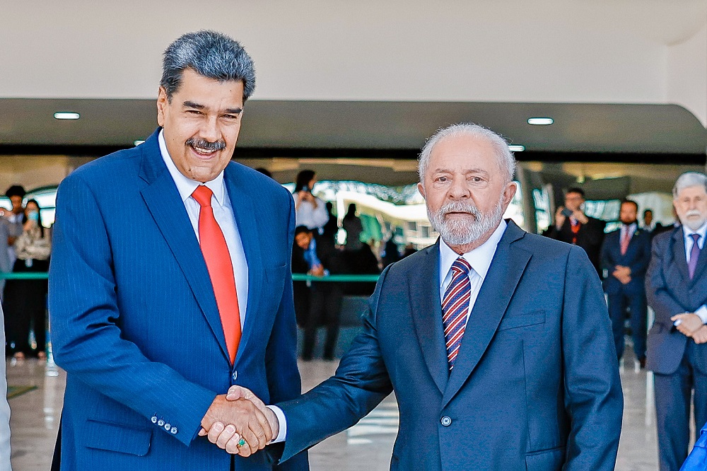 Lula assina decreto que autoriza importação de energia da Venezuela