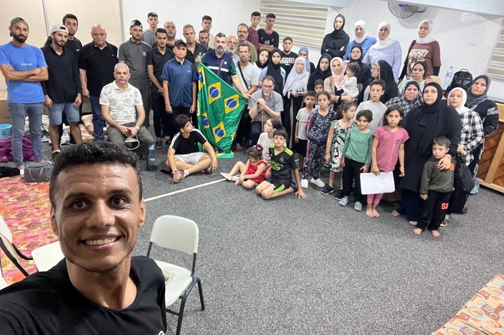 Demora na libertação de brasileiros em Gaza respinga na imagem do Brasil e em sua busca por protagonismo global