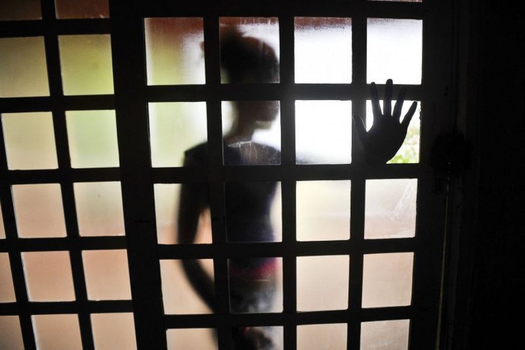 Morre menina de 6 anos que estava internada após ser torturada por mãe e madrasta no Rio