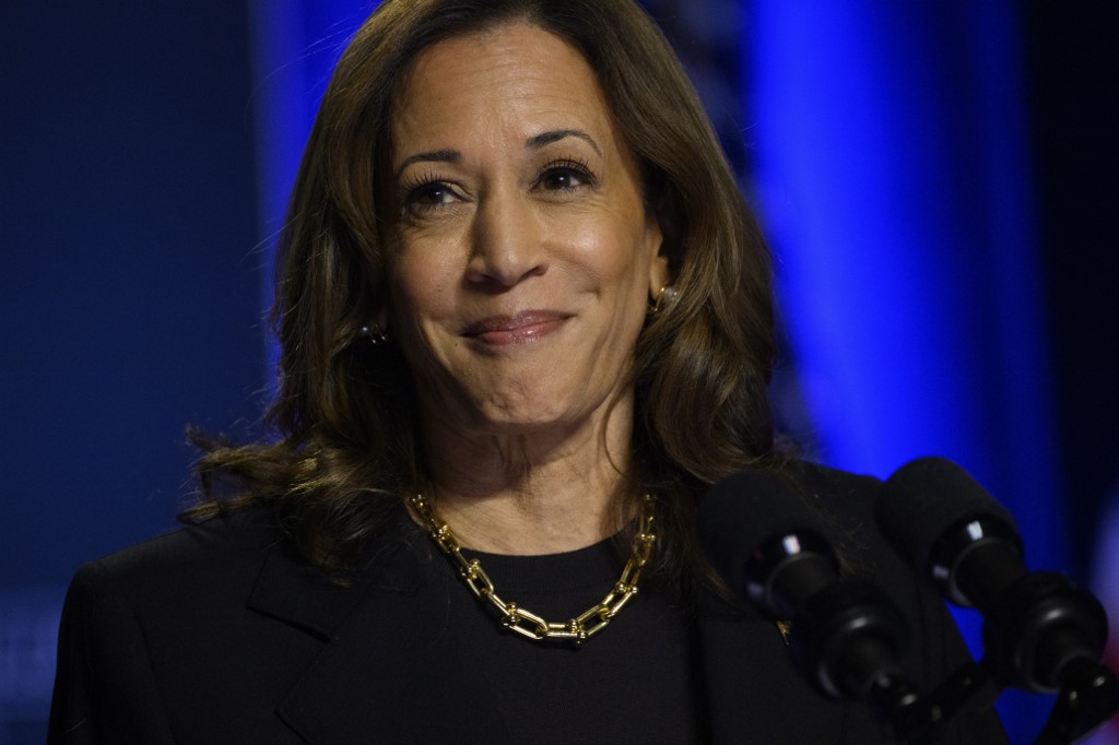 Kamala Harris promete abordagem pragmática à economia americana com foco nas indústrias e classe média 