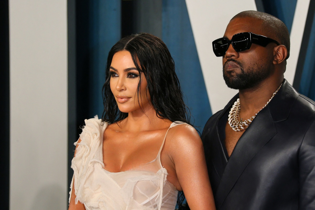 Kim Kardashian está preocupada com exposição dos filhos após flagra de Kanye West recebendo sexo oral