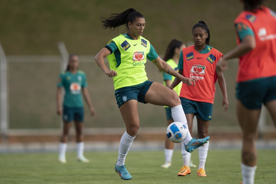 Brasil foca no ataque em treinos antes da final da Copa América feminina