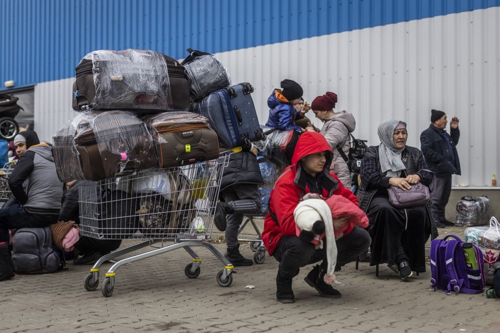 Número de refugiados ucranianos aumentou em 200 mil em 24 horas, afirma ONU