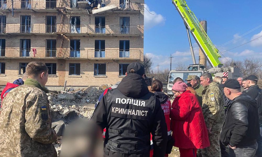 Ataque russo com drones atinge escola na Ucrânia e deixa quatro mortos