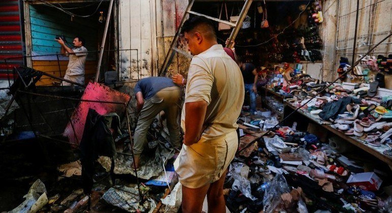 Sobe para 30 o número de mortos em ataque a mercado de Bagdá