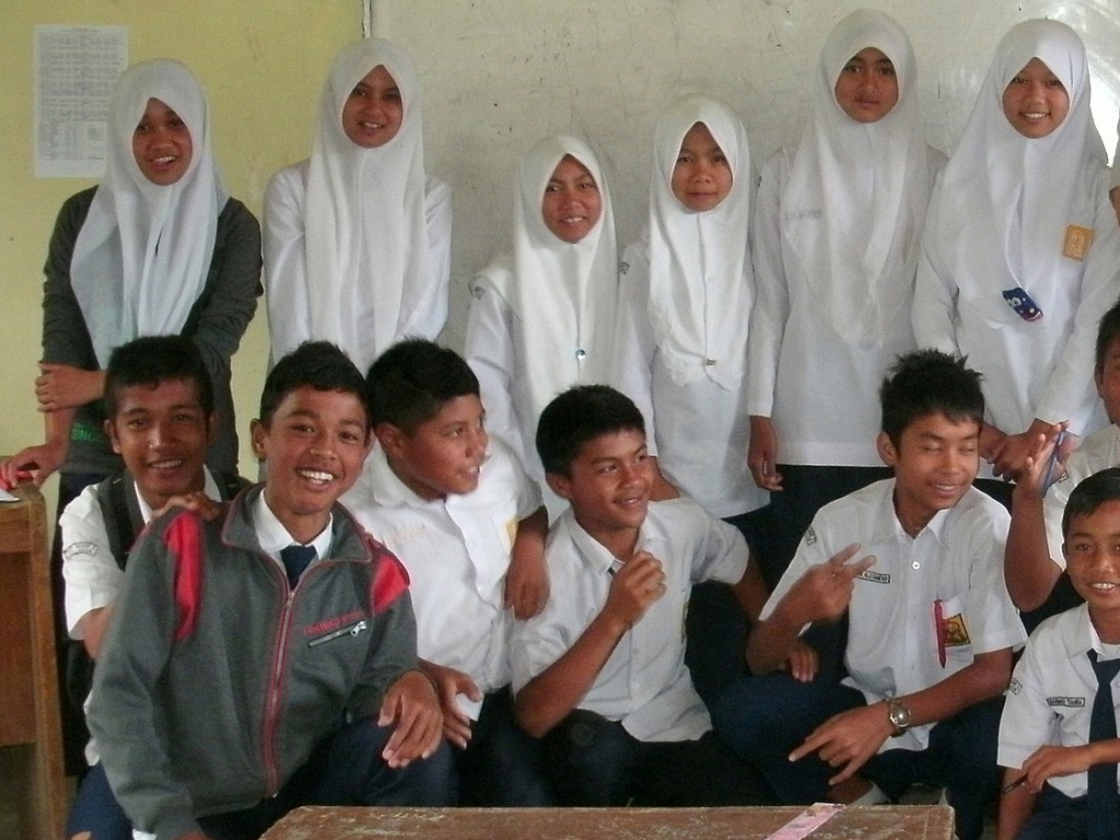 Indonésia: alunas não serão mais obrigadas a usarem véu islâmico na escola