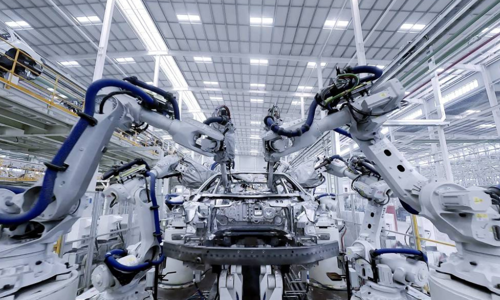 BYD ultrapassa Tesla e vende 3 milhões de carros elétricos na China em 2023