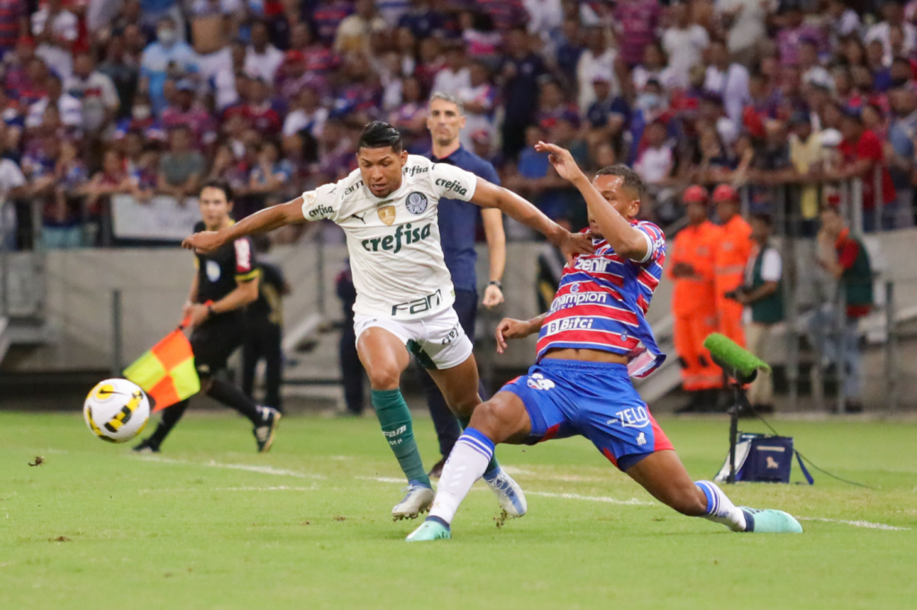 Brasileirão: Em jogo dos opostos na tabela, Palmeiras empata com o Fortaleza