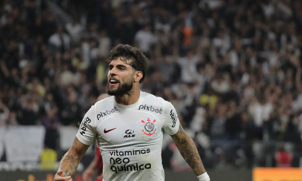 Com gol ‘chorado’, Corinthians vence o Athletico-PR por 1 a 0 e se afasta do Z-4