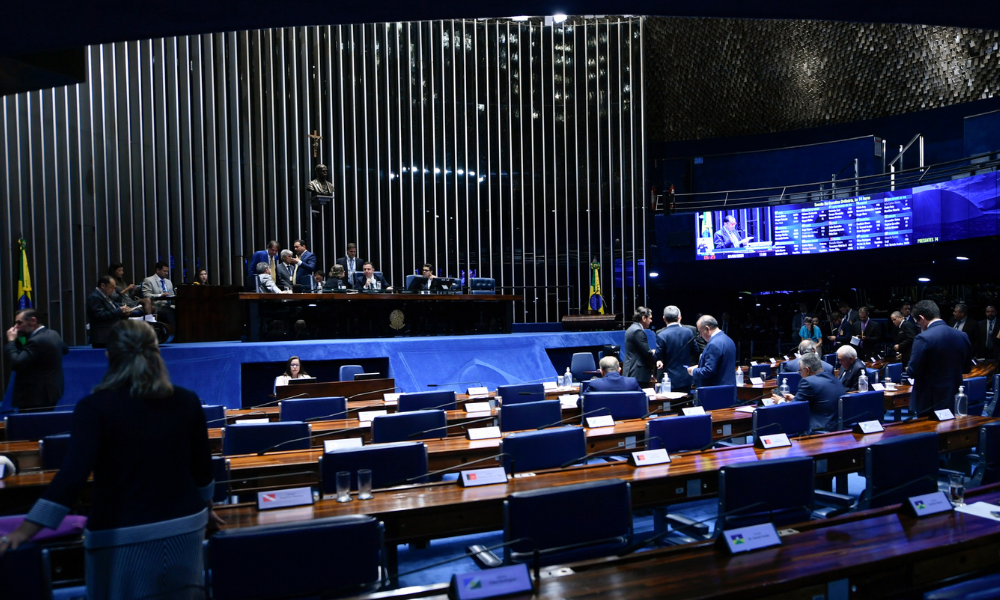Senado aprova MP do Bolsa Família e institui pagamentos de R$ 600