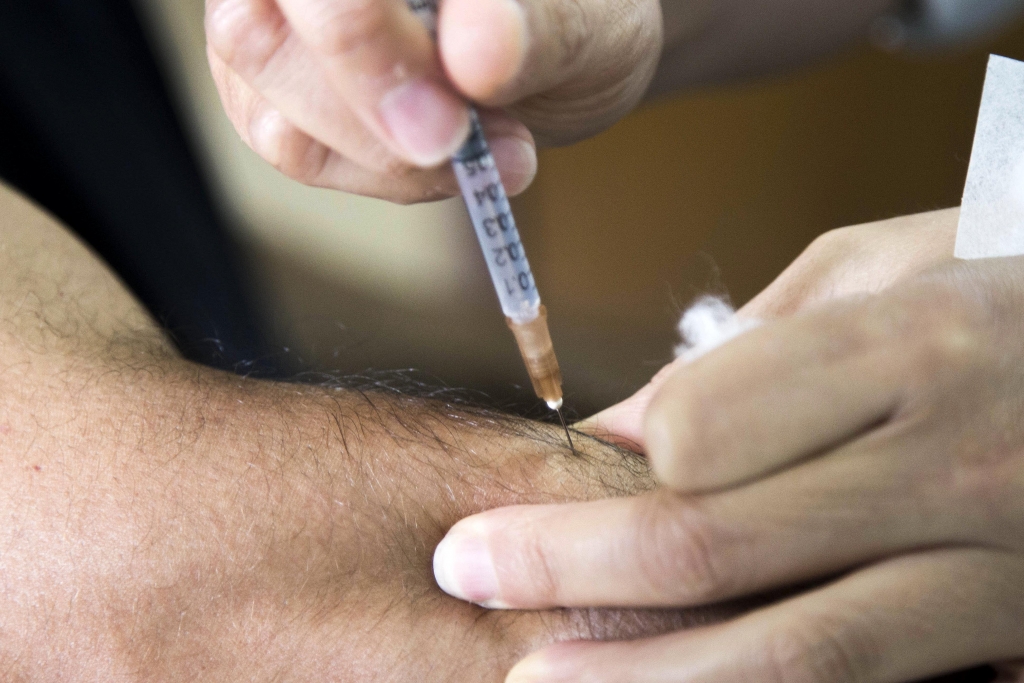 Vacinação de idosos inicia na capital nesta segunda-feira com 5 pontos de drive-thru