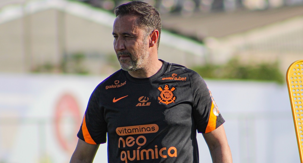 Após ‘apagão’, Corinthians cancela entrevista de Vitor Pereira por teste positivo para Covid-19