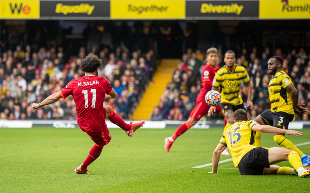 Com golaço de Salah e hat-trick de Firmino, Liverpool faz 5 a 0 no Watford pelo Inglês