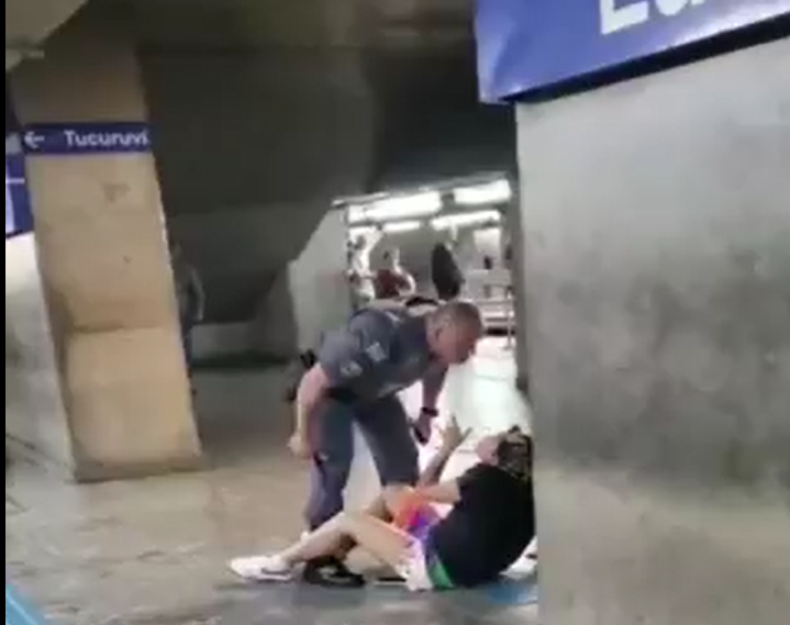 Policial militar é filmado dando tapa em pessoa dentro de estação do metrô de São Paulo