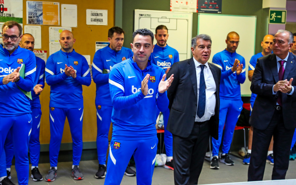 Recém-contratado como técnico, Xavi cria 10 regras para jogadores do Barcelona