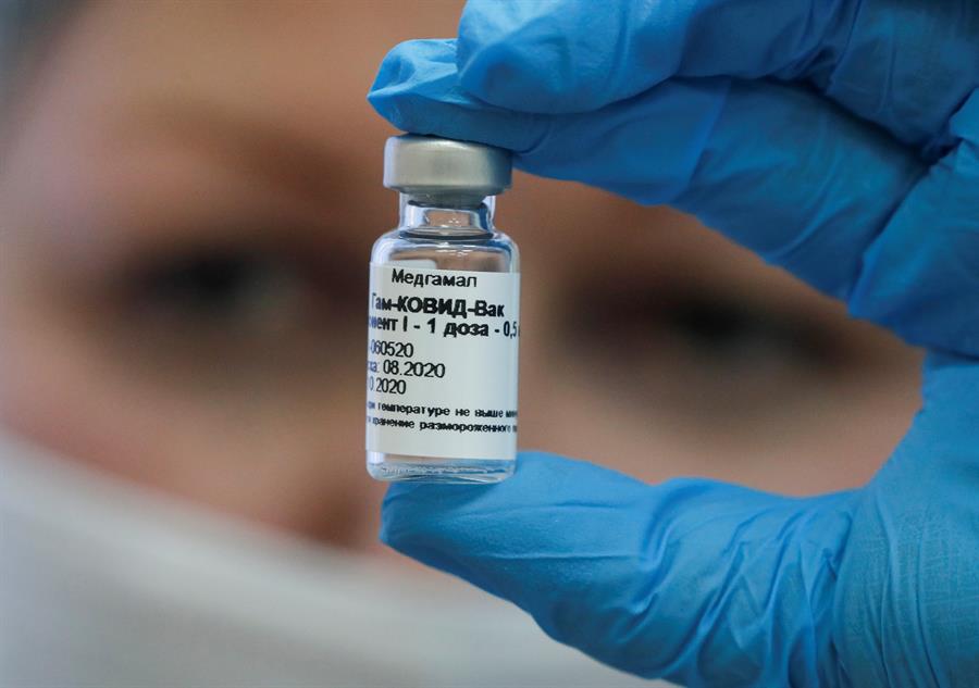 Rússia começa vacinação contra Covid-19 com imunizante ainda em testes