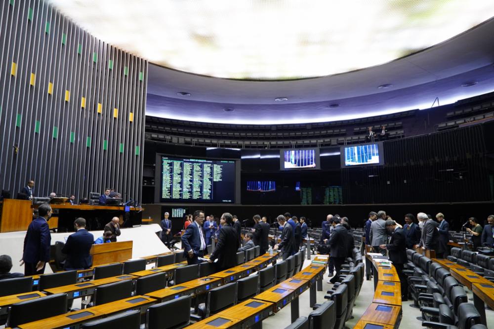 Câmara aprova aumento de salário de presidente, ministros e parlamentares a R$ 46,4 mil