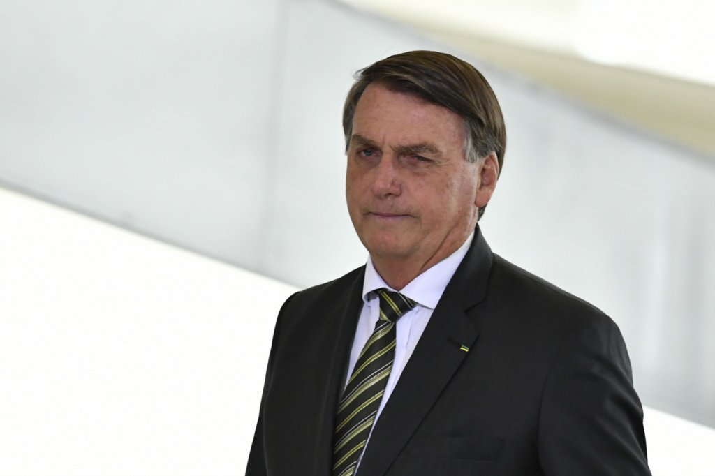 Bolsonaro visita Taguatinga, no DF, e critica recomendação de ficar em casa