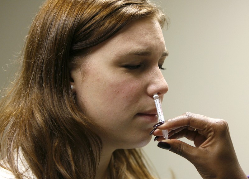 Vacina de spray nasal é ‘solução’ para fim da pandemia de Covid-19? Especialistas respondem