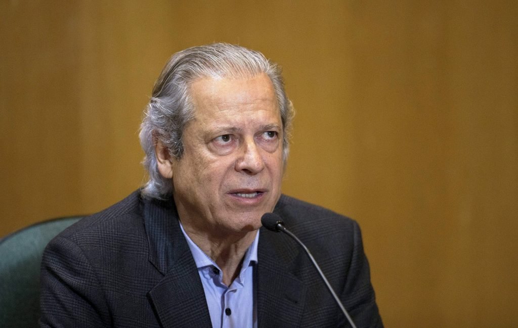 MPF denuncia José Dirceu e mais 14 por crimes em contratos com a Petrobras