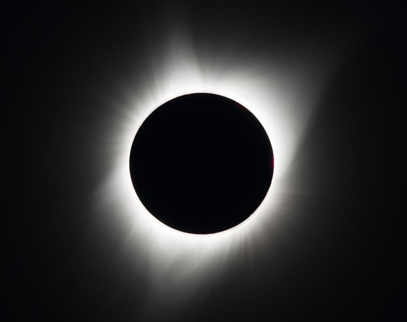 Eclipse solar total acontece nesta segunda e Nasa transmite em tempo real