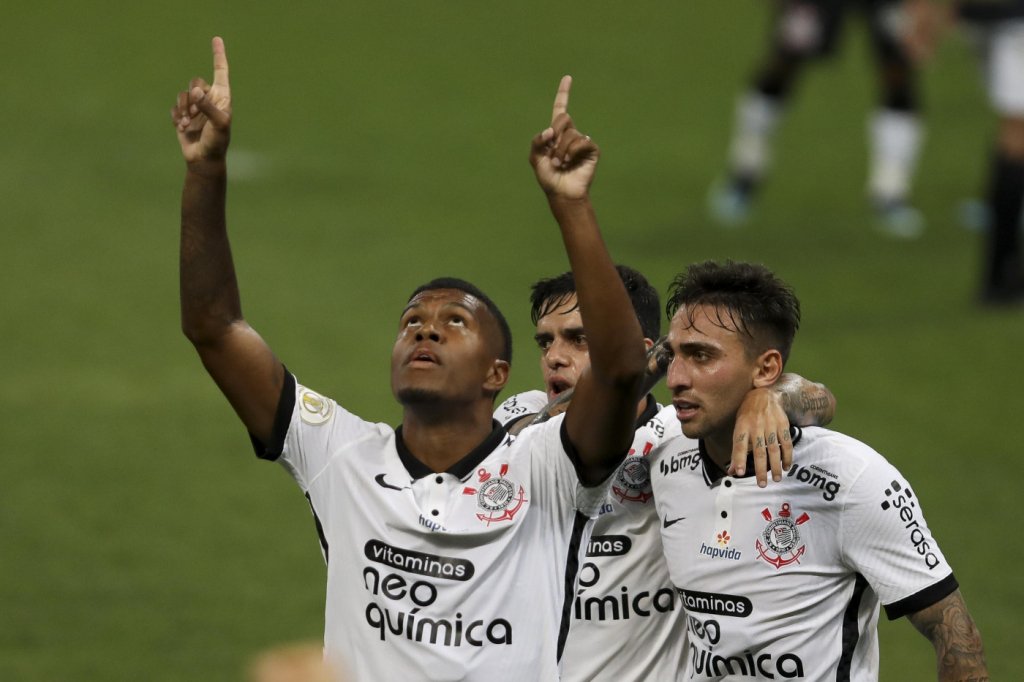 No Brasileirão, Corinthians vence Ceará em confronto direto pela Libertadores