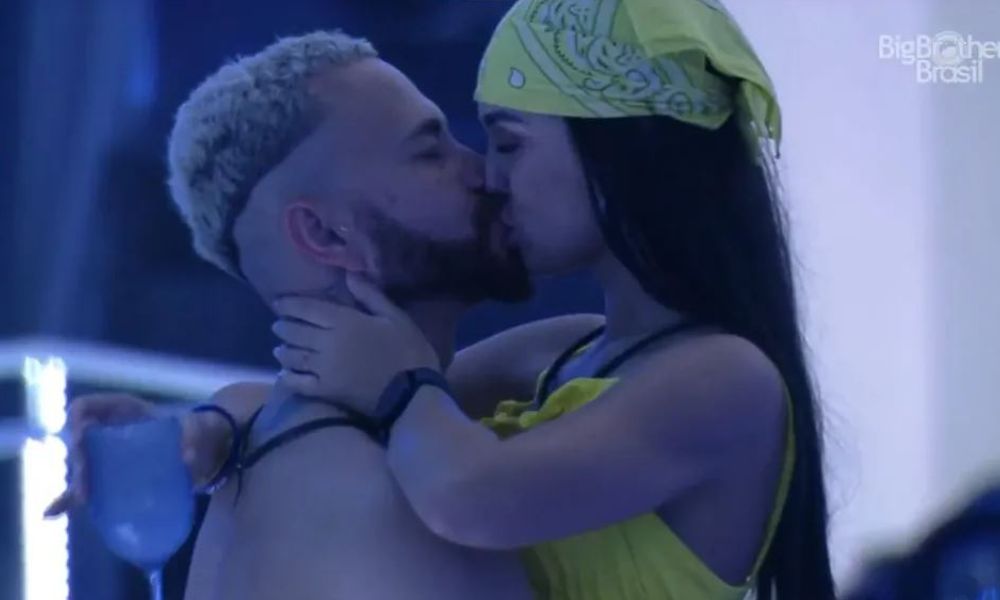Internet vai à loucura com beijo entre Fred e Larissa no ‘BBB 23’; veja reações dos internautas