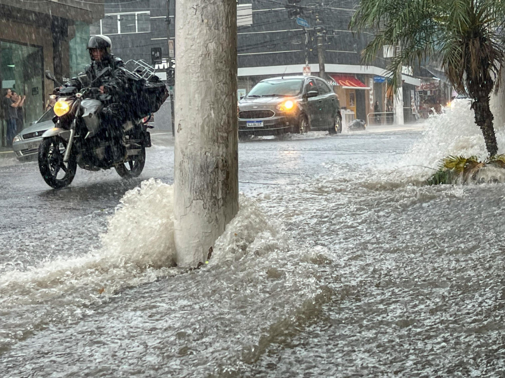 Inmet alerta para chuvas intensas em São Paulo e Mato Grosso do Sul