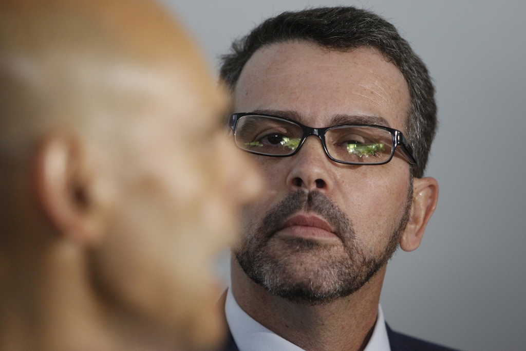 Moraes manda PF ouvir Rivaldo Barbosa, delegado do caso Marielle, após ele suplicar ‘pelo amor de Deus’ para depor