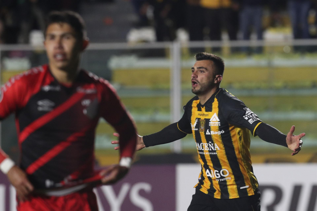 Libertadores: Athletico-PR é goleado pelo The Strongest e vira lanterna do Grupo B