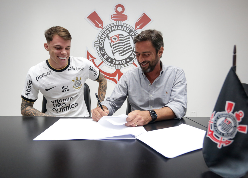 Corinthians anuncia contratação de Chrystian Barletta até 2026
