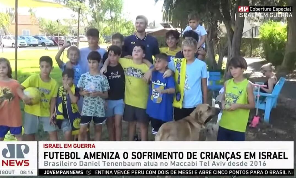 Brasileiro ameniza sofrimento de crianças em Israel por meio do futebol