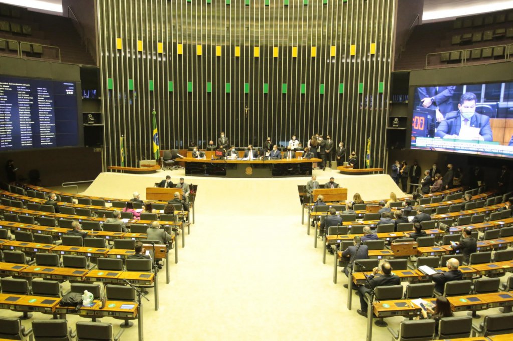 Câmara dos Deputados vai retomar votações presenciais em 18 de outubro