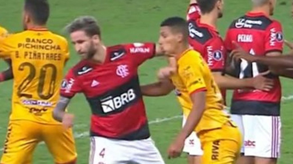 Zagueiro Léo Pereira é suspenso e vira desfalque para o Flamengo na final da Libertadores