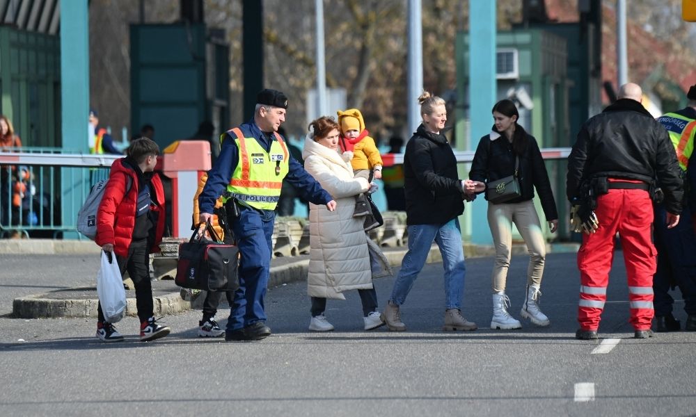 Rússia vai abrir corredores humanitário em 1º de abril