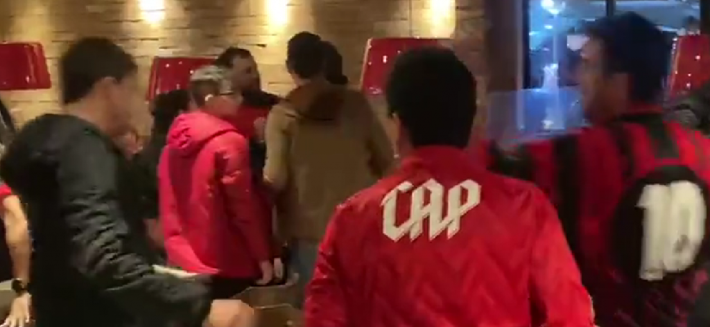 Torcedores do Athletico-PR expulsam flamenguistas de restaurante após jogo da Copa do Brasil; veja 