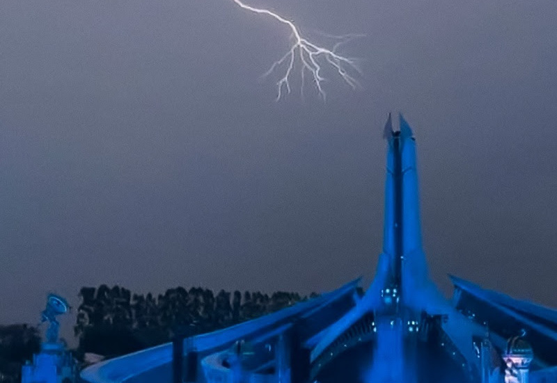 Após primeiro dia chuvoso e caótico, Tomorrowland suspende programação desta sexta