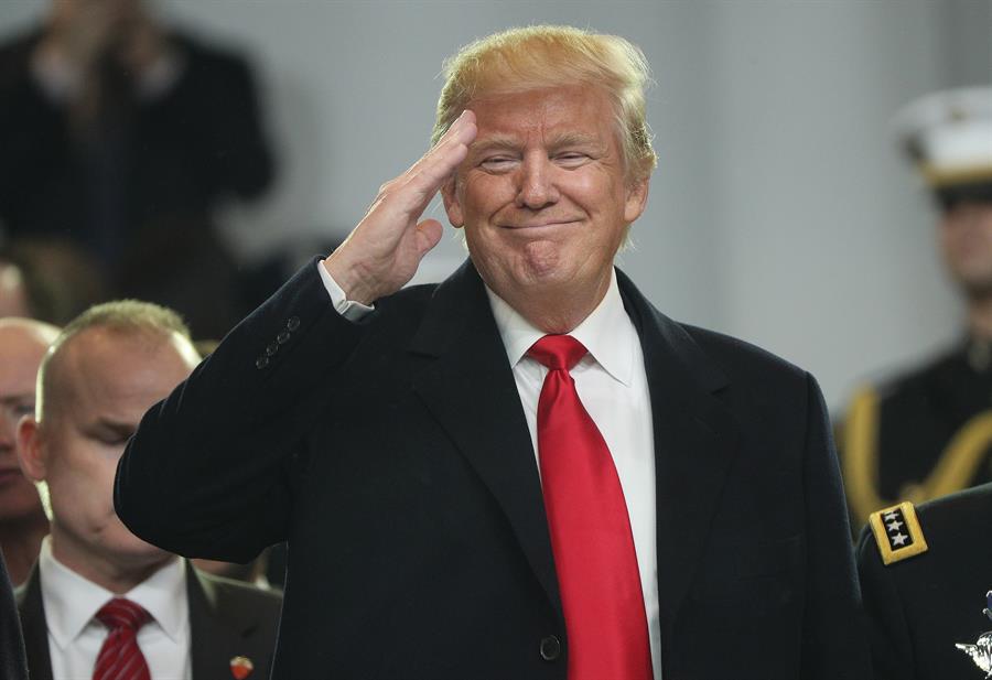 Trump diz que venceu eleições, promete sanções à China e recebe nova advertência do Twitter