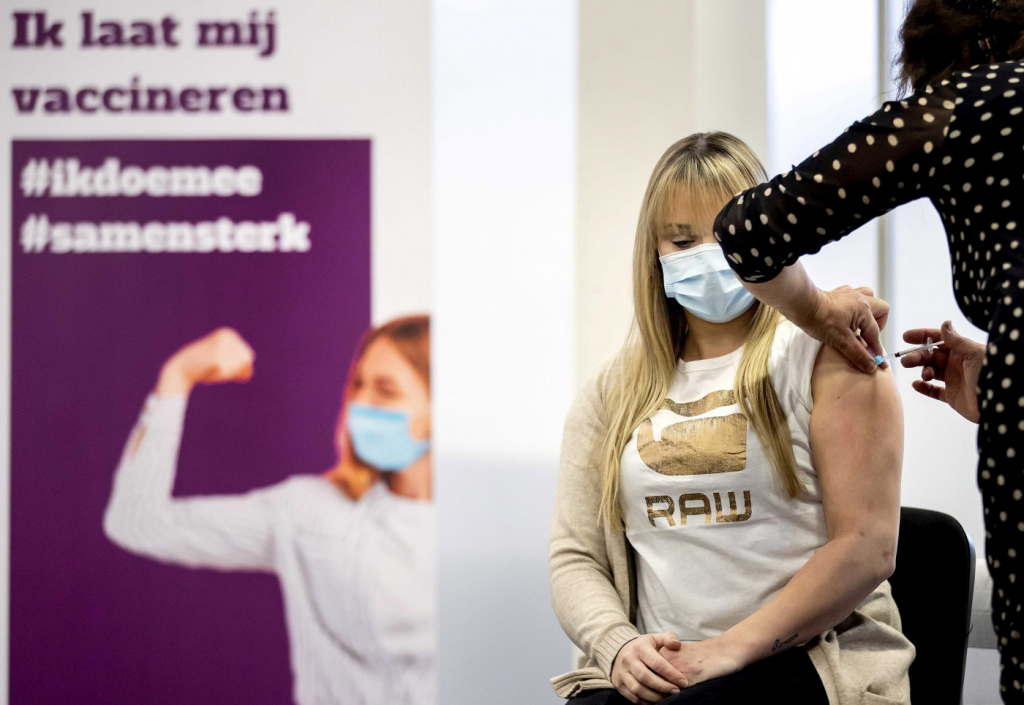 Dinamarca terá ‘passaporte Covid-19’ para vacinados contra a doença
