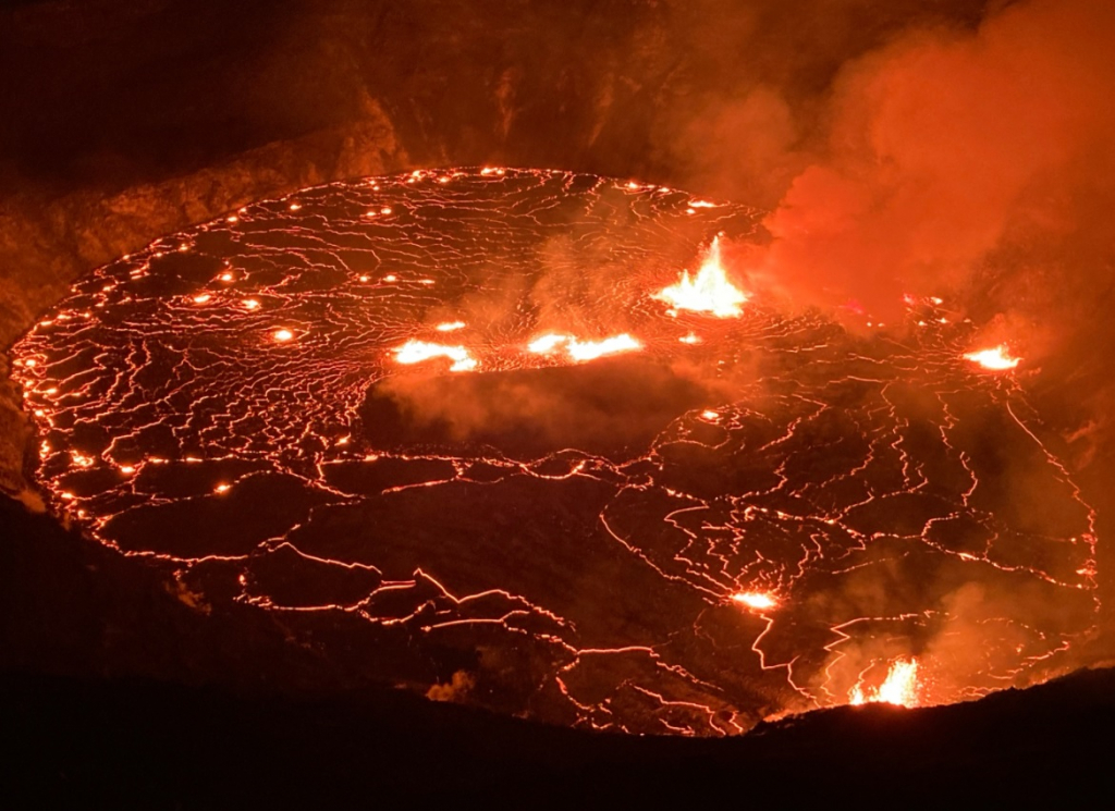 Vulcão Kilauea tem nova erupção com ‘força total’ no Havaí