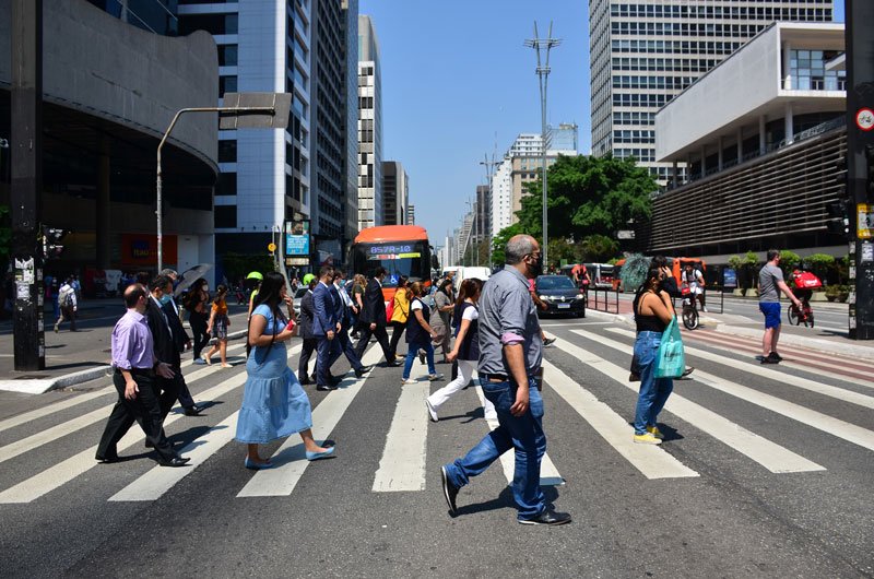 Estado de São Paulo estuda flexibilizar uso de máscara a partir de 1º de dezembro