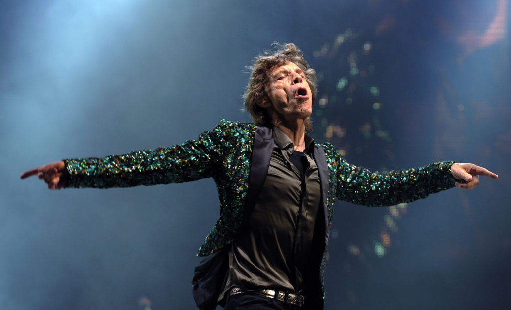 Mick Jagger compra mansão de R$ 10 milhões para namorada 44 anos mais nova