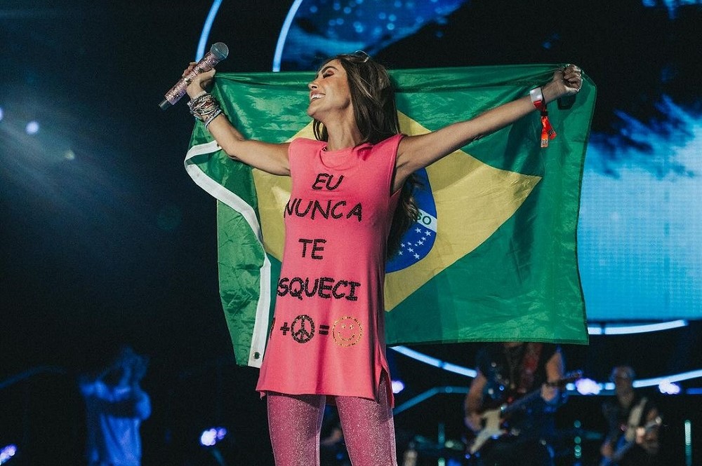 Com infecção renal, cantora Anahi está fora de show do RBD em São Paulo