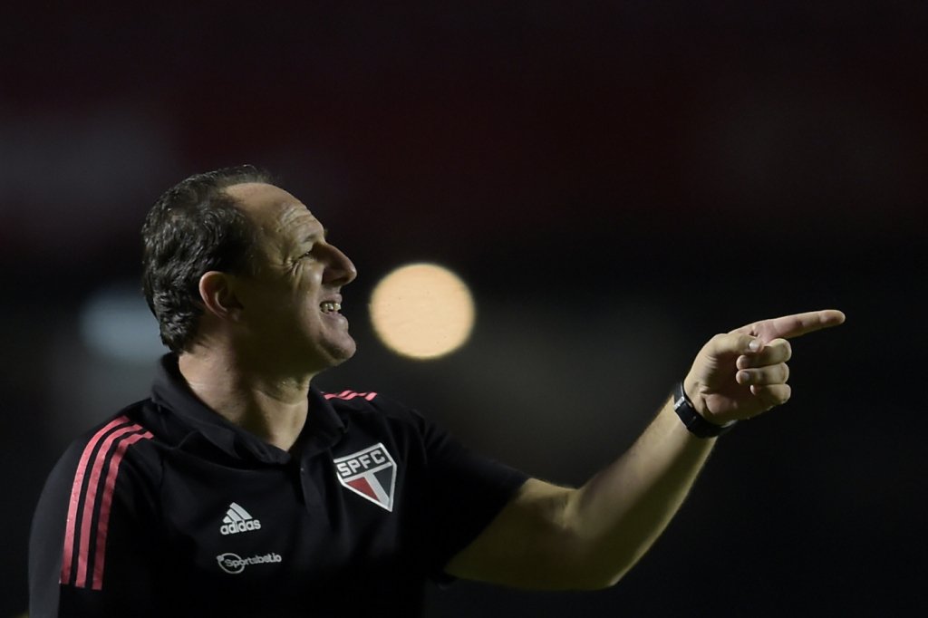 Rogério Ceni se anima com entrega do São Paulo e abre o jogo sobre reforços