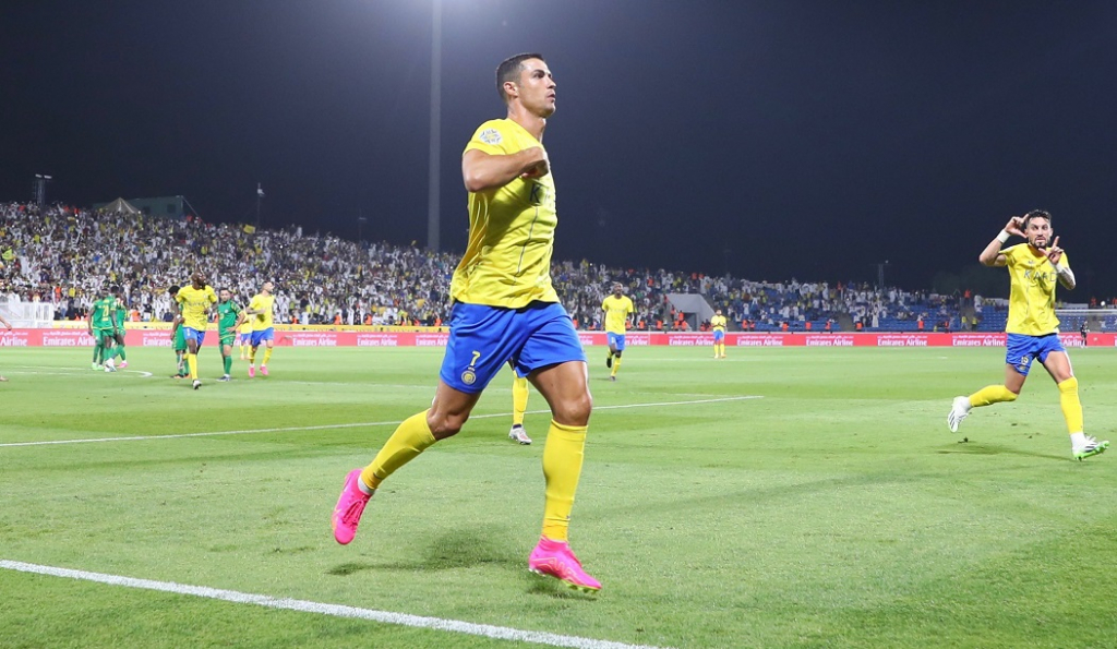 Cristiano Ronaldo marca de pênalti e coloca Al Nassr na final da Copa dos Campeões Árabes 