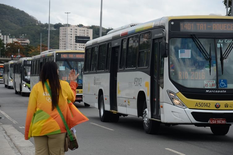 Prefeitura do Rio estuda restringir transporte público durante o Carnaval